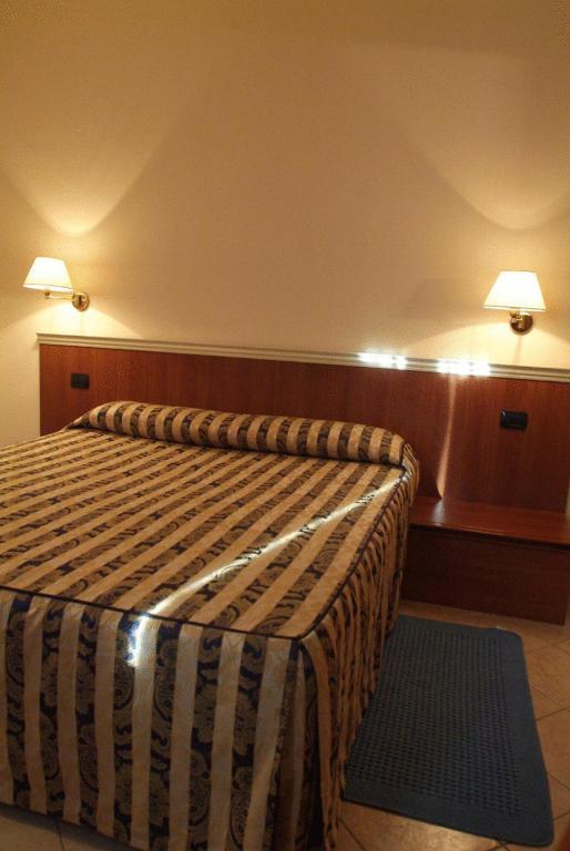 Hotel La Maddalena Quattro Castella Δωμάτιο φωτογραφία
